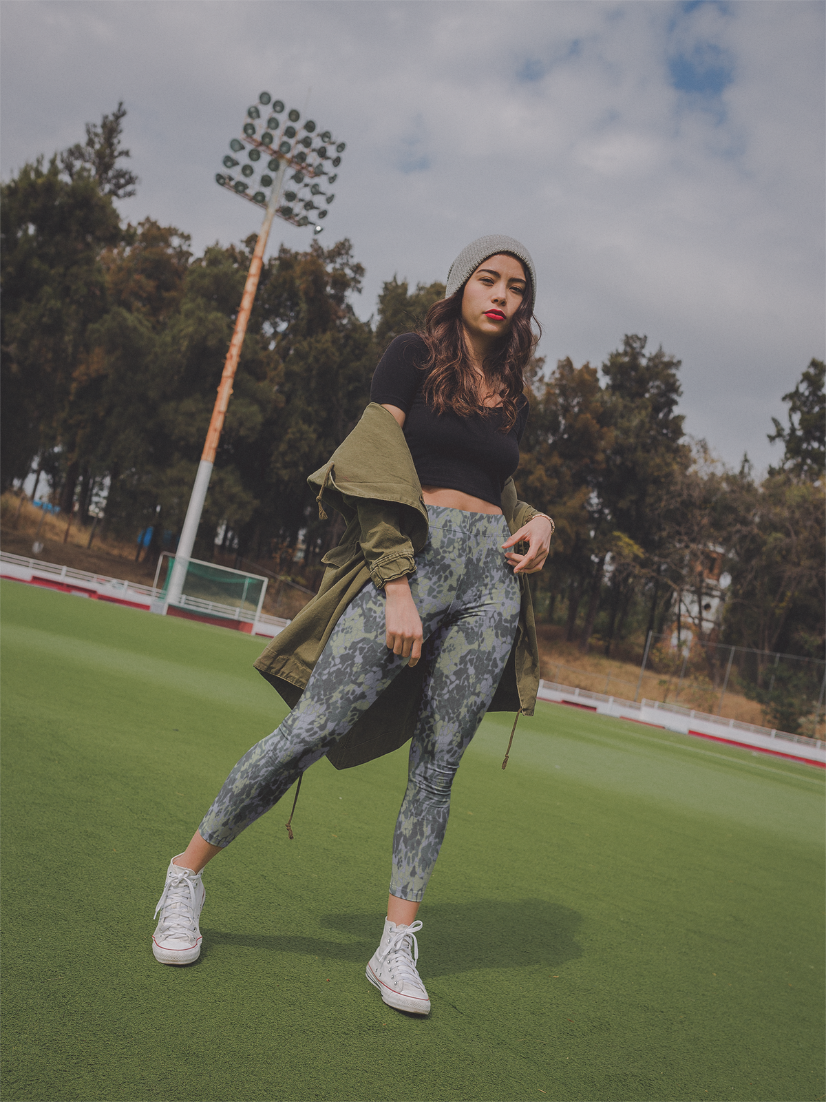 Dark green camo leggings for youth