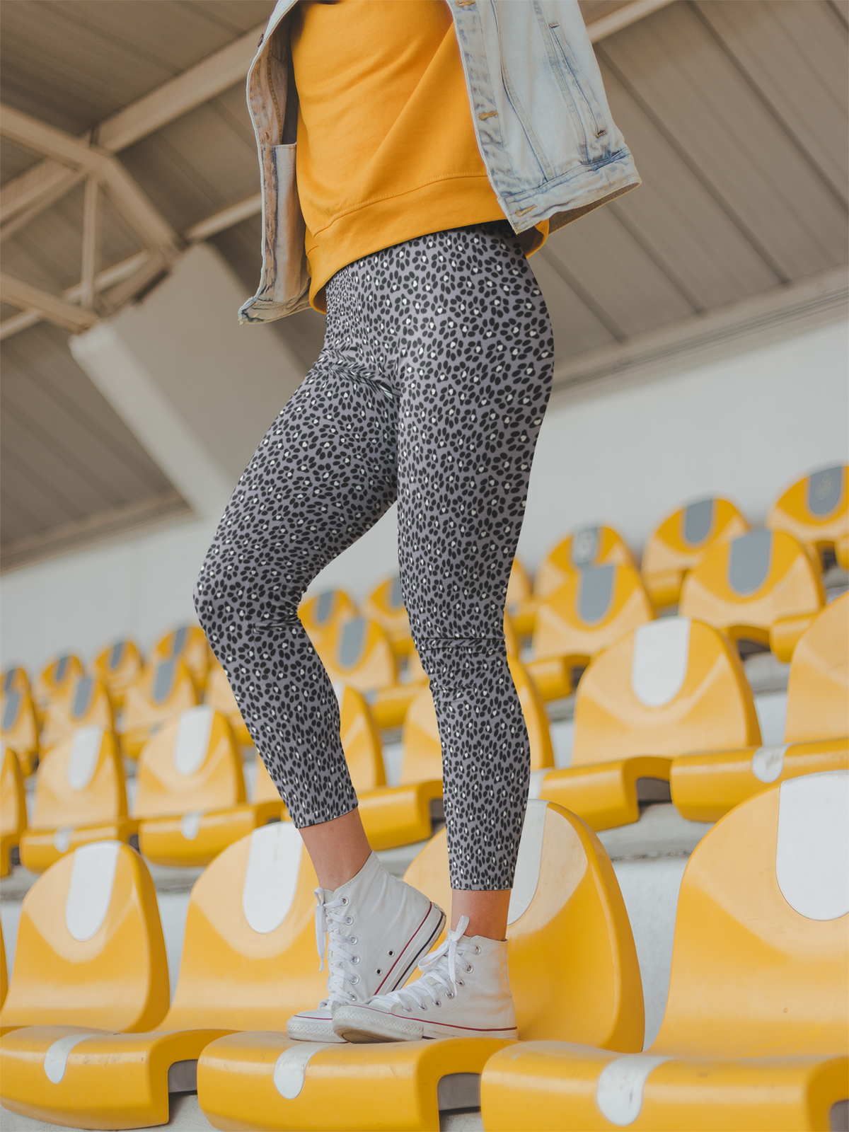 Cute Youth Dog Leggings: Pawprint with Hearts