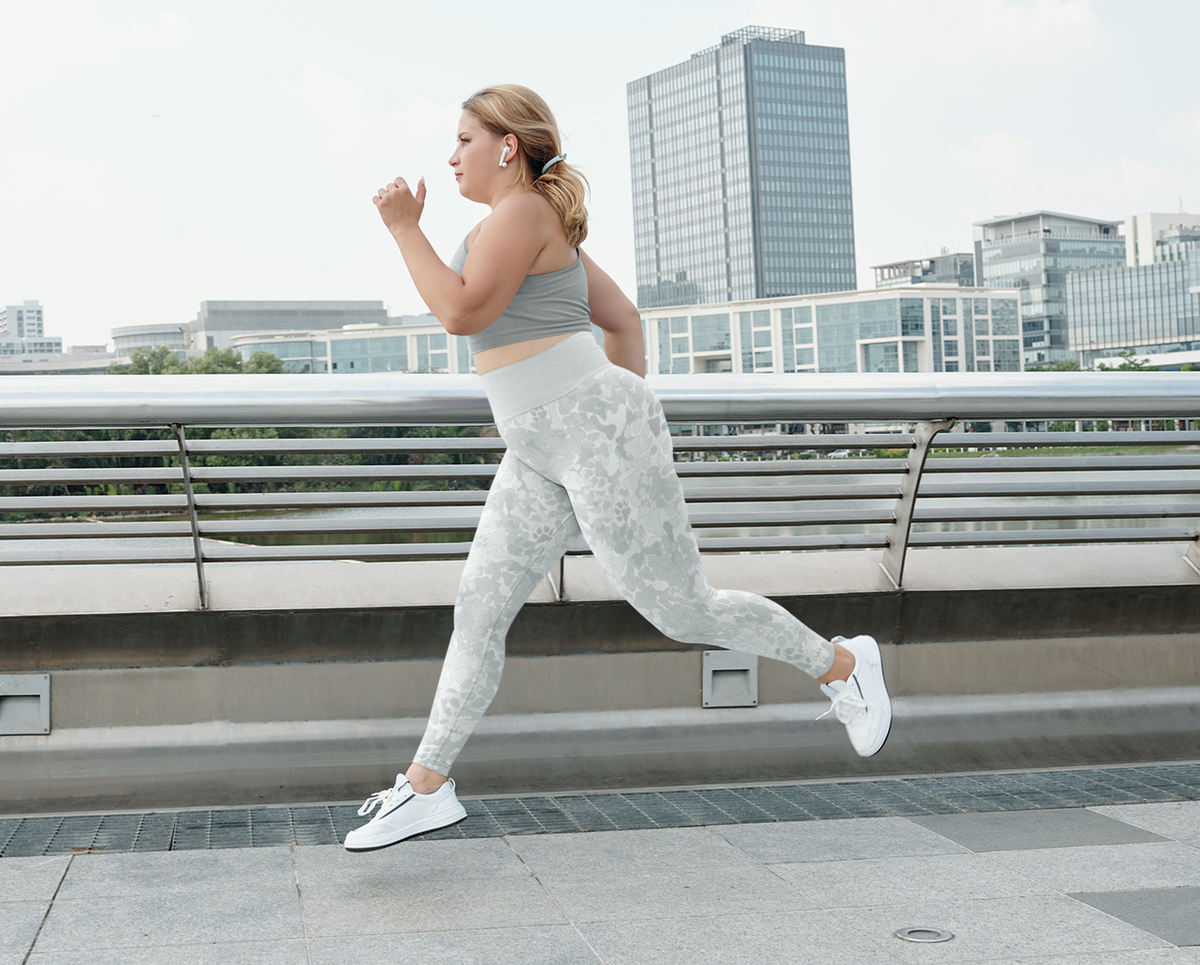 White plus size leggings